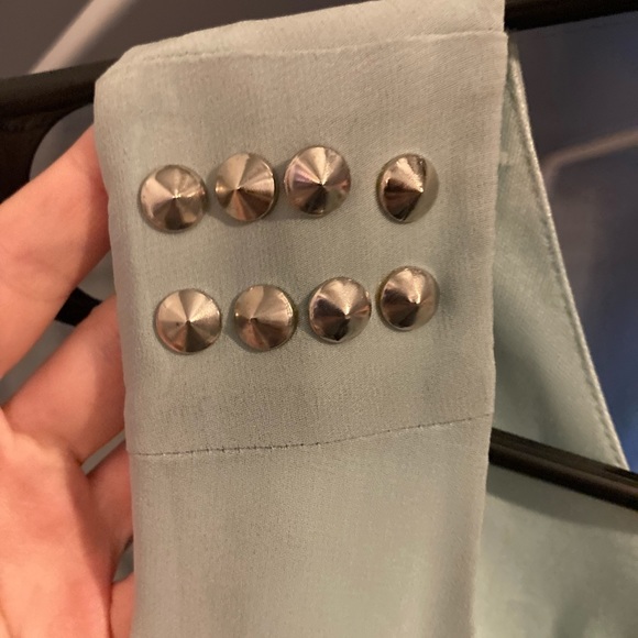 Pale green dress - Picture 2 of 5